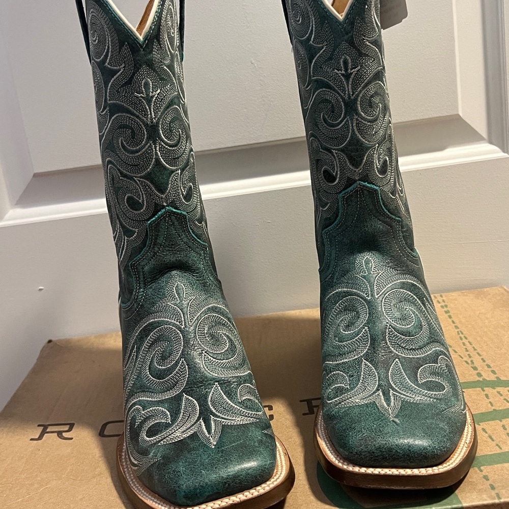 Green Western Embroidered Boots